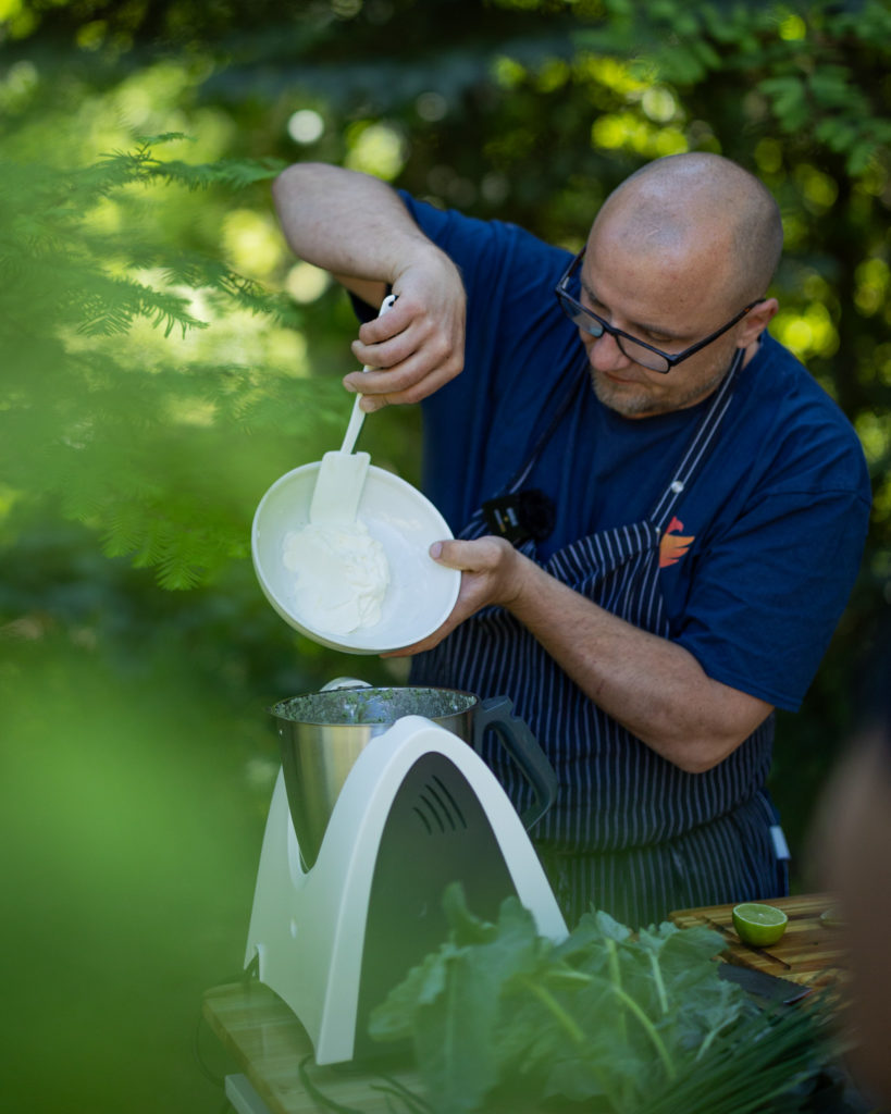 Kalte Kohlrabisuppe mit Joguhrt