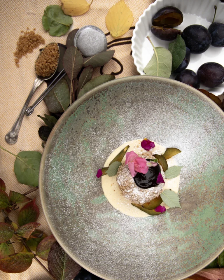 zwetschgenknoedel rezept angerichtet titelbild